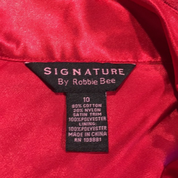 RED SATIN AND LACE DRESS - Picture 6 of 7